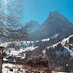 Blueemlisalp-huus Im Kiental